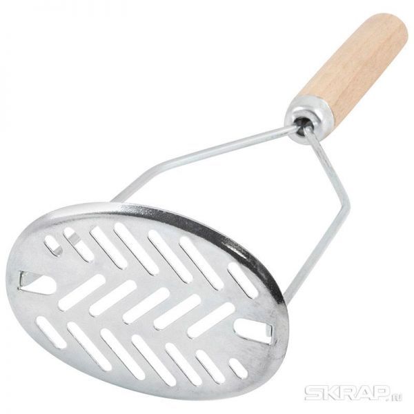 Картофелемялка с деревянной ручкой